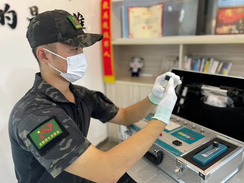 鳞居管家进行甲醛检测治理