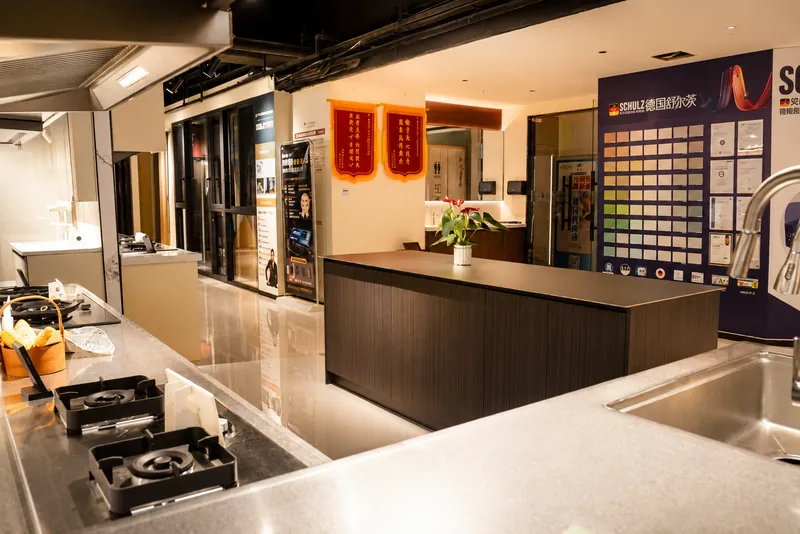 1000平中心旗舰店展示图 06